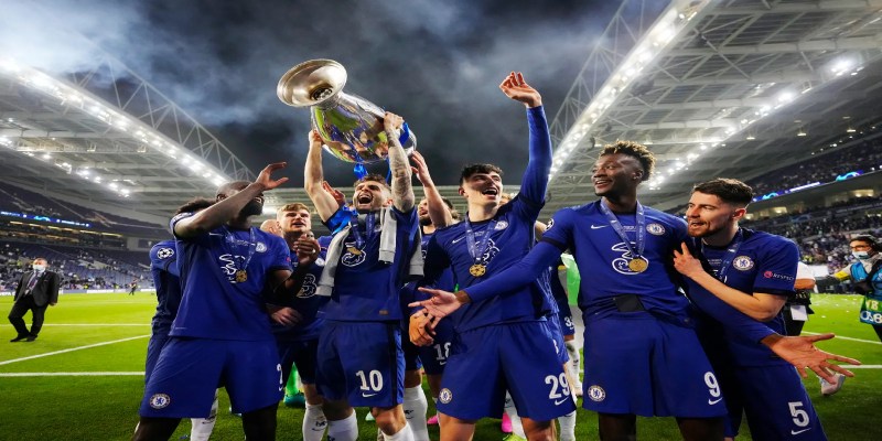 Arthur Avon là tên sáng giá đang được Chelsea săn đón